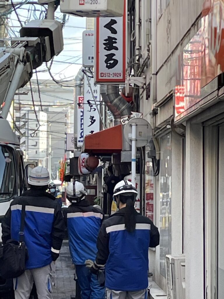 商店街と消防士